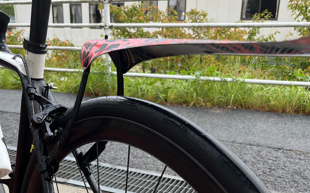 リムブレーキのロードバイクに付けたアスセイバー WIN WING