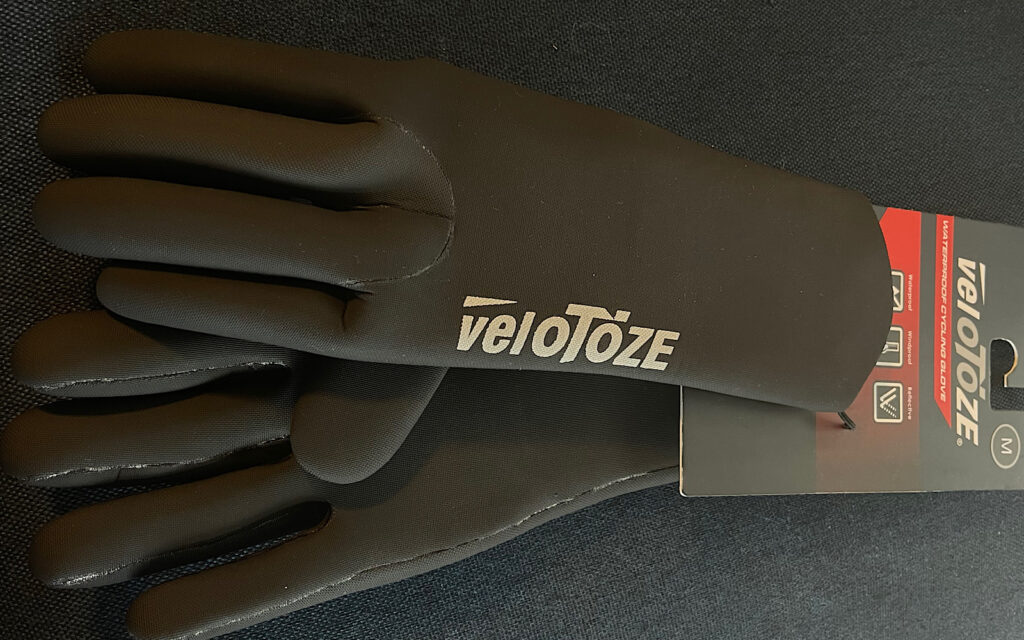 VeloTozeのウォータープルーフグローブ