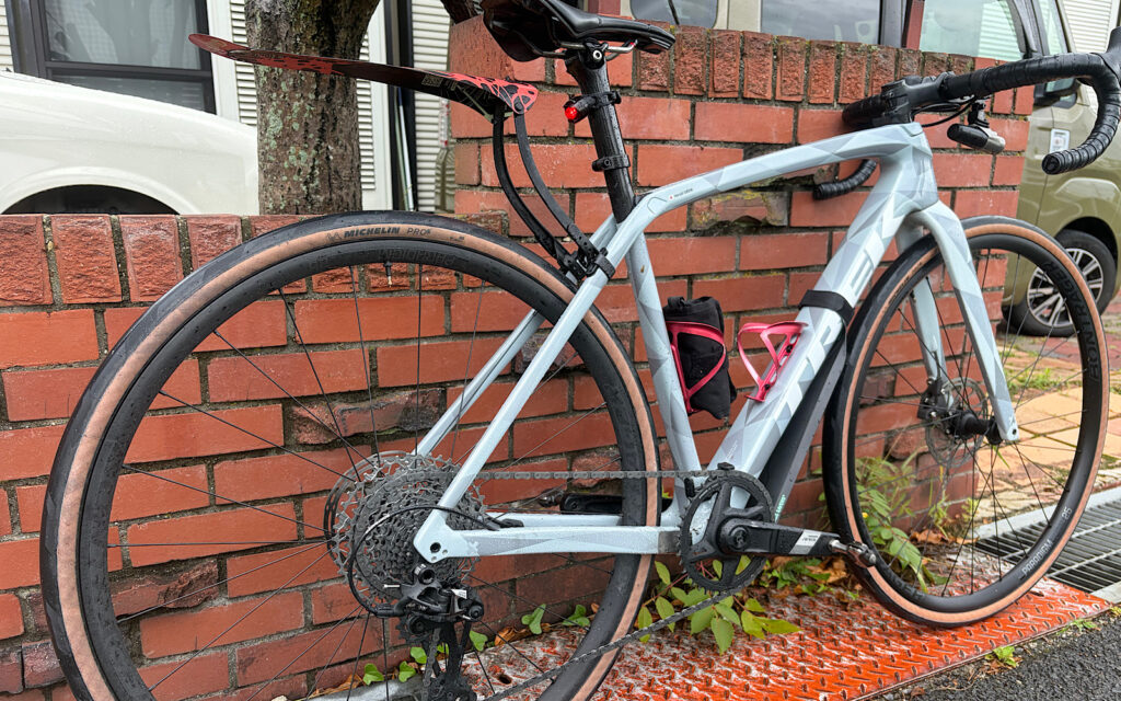 前後フェンダーを付けた雨仕様のTrek Boone 5