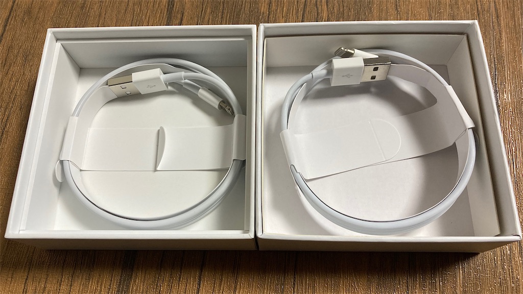 AirPodsの付属Lightningケーブル、本物と偽物の比較