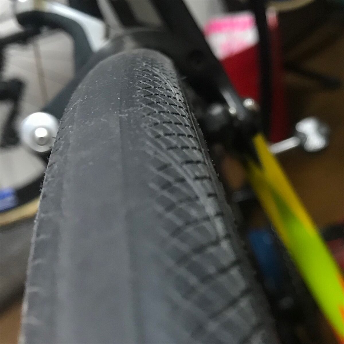Vittoria Rubino PRO G2.0 チューブレスレディモデルを7ヶ月6000km以上使ったのでインプレ。
