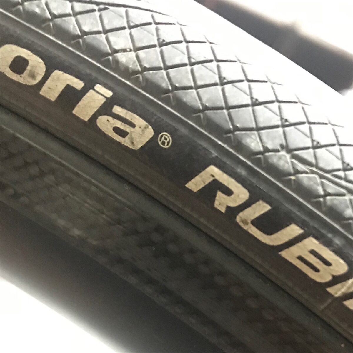 Vittoria Rubino PRO G2.0 チューブレスレディモデルを7ヶ月6000km以上