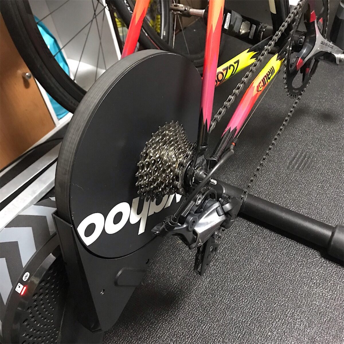 スマートトレーナーとパワーメーターの出力値を比較してみた。Wahoo KICKR CORE vs Stages Power。